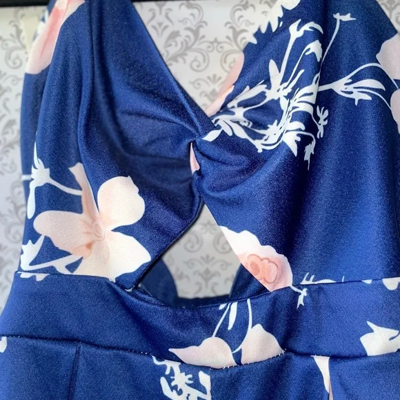 Women's Short Jumpsuit Floral Flowy Sleeveless V-Neck Romper Suit Blue Medium - Picture 4 of 8